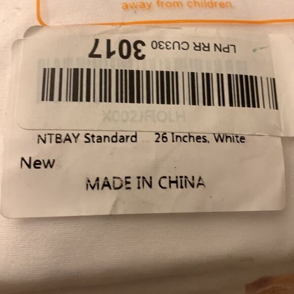 Standard white pillowcases new in package and only open for photos - Picture 4 of 5